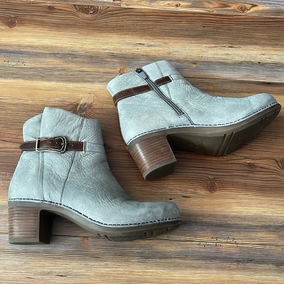 Dansko 39 Booties Boots Shoes Heels Zip Gray Leather Buckle Office Ladies - Picture 2 of 14